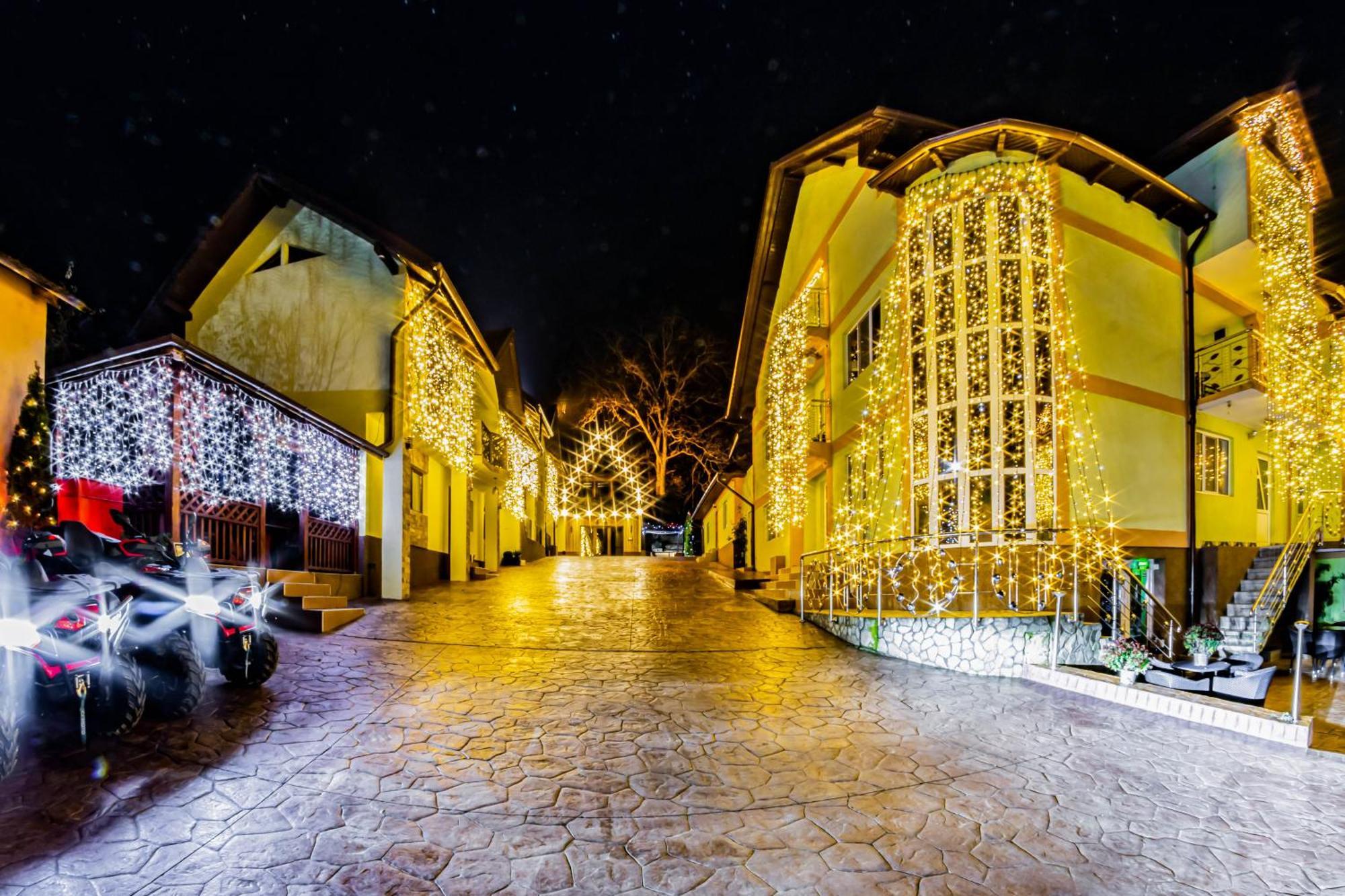 Pensiunea Mihaela-Transalpina Novaci-Straini Exterior photo
