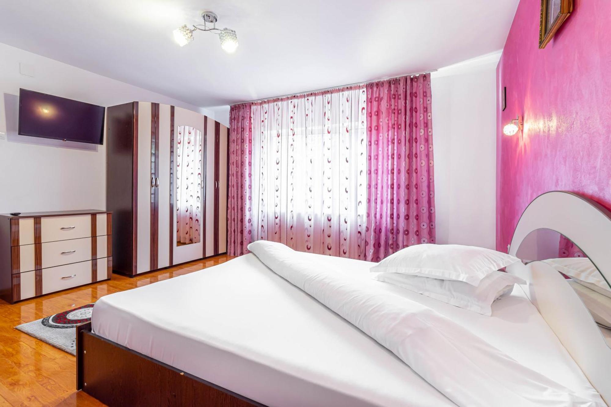 Pensiunea Mihaela-Transalpina Novaci-Straini Room photo